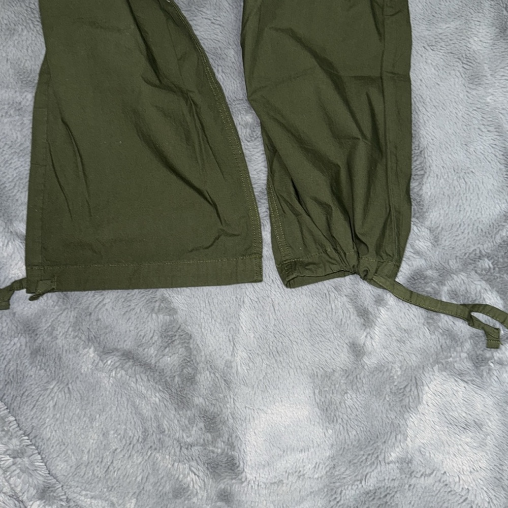 NWT Aerie Green Cargo Pants Utility Style - Picture 4 of 4